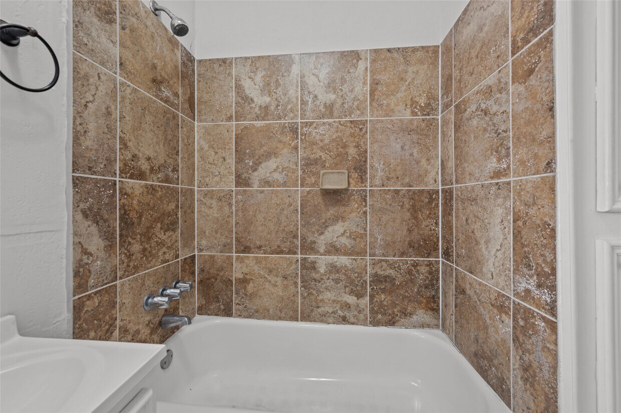 Foto principal - 907 W Gray St