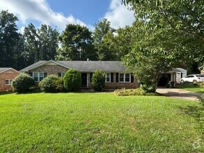 Building Photo - 502 Rosebud Ln