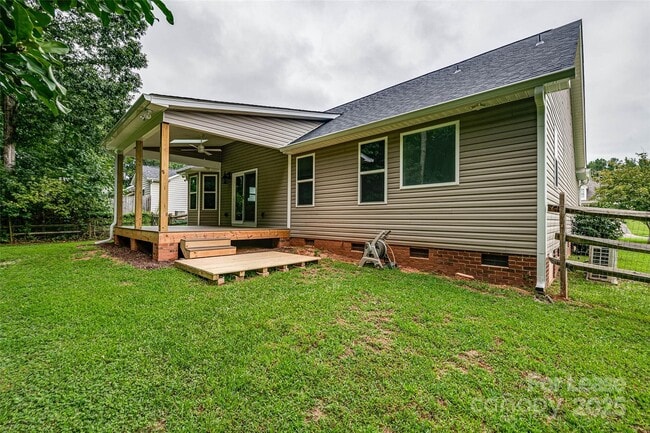 Building Photo - 4624 Waterbell Ln