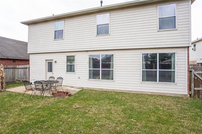 Building Photo - 21910 Willow Downs Dr