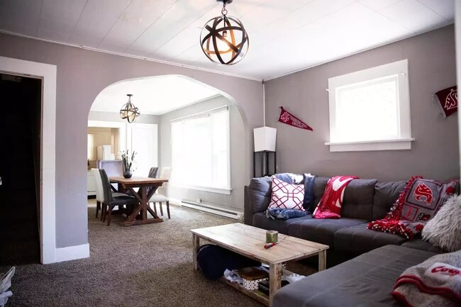 #A-910Cst LR y DR - 910 NE C St