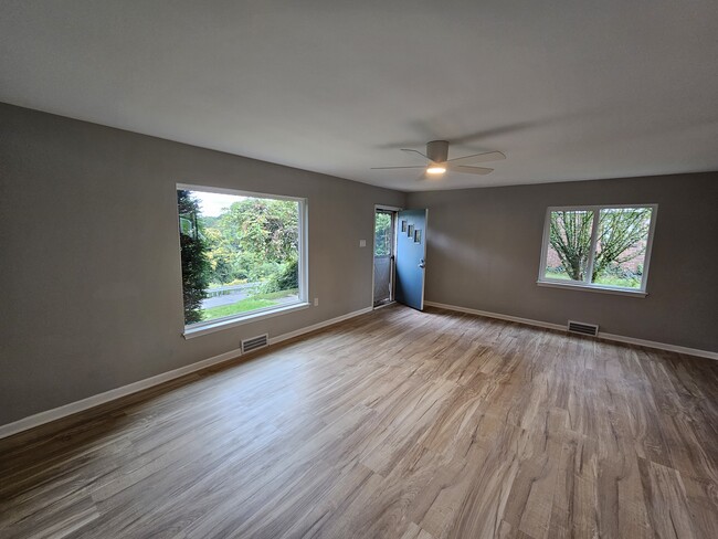 Foto del edificio - 2447 Brodhead Rd