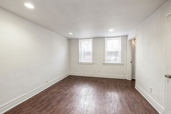 Foto del edificio - 3020 W 41st St