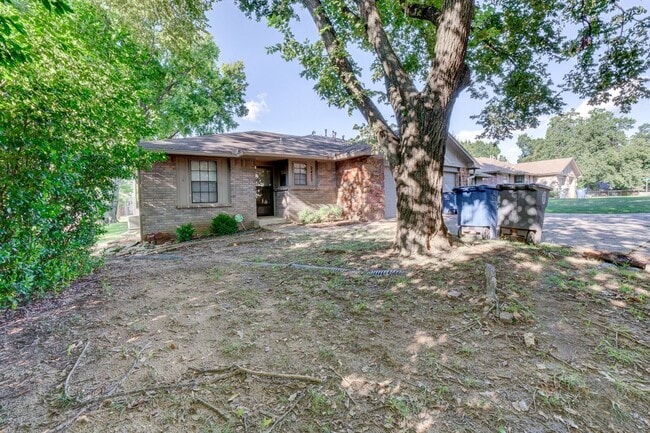 Foto del edificio - PETS NOT ALLOWED - Newly renovated duplex unit in the heart of midtown Tulsa
