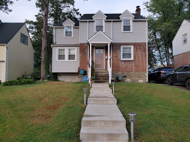 Foto del edificio - 2411 Patane Ave