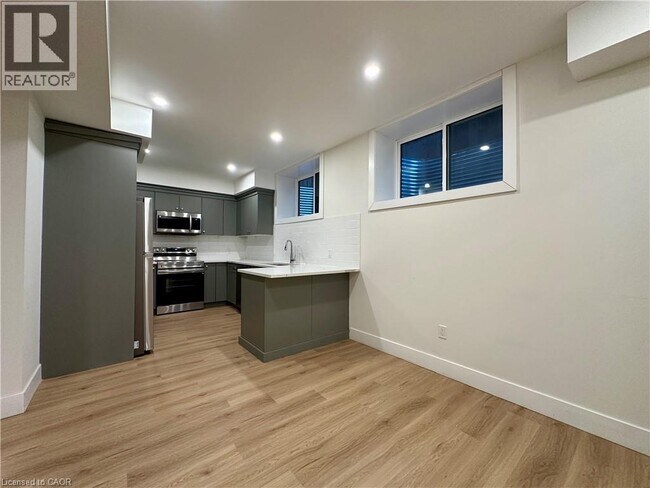 Photo du bâtiment - 18 Stanley Ave