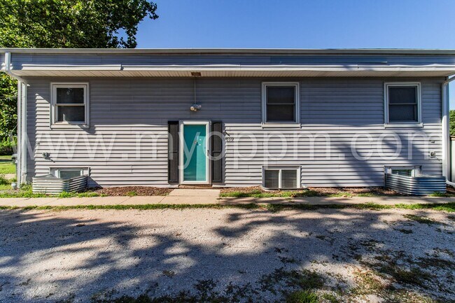 Foto del edificio - Spacious 3 Bedroom / 1 Bathroom Duplex | Gretna