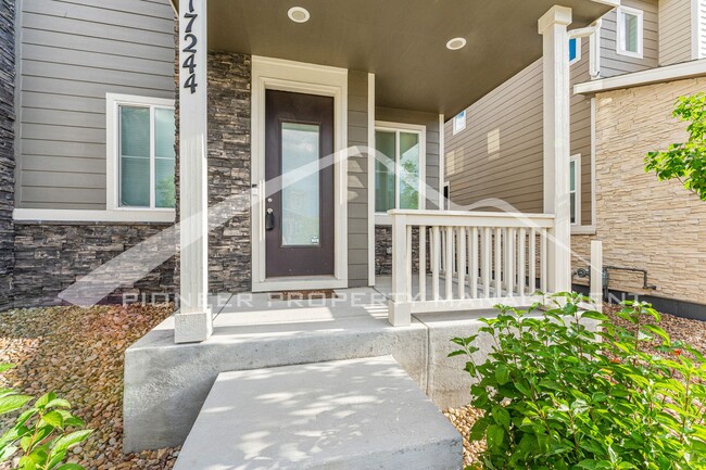 Building Photo - Beautiful Home with 2 Car Garage and Centr...