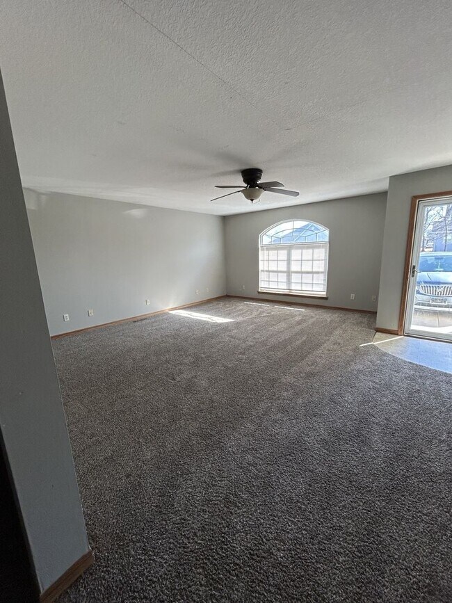 Foto del edificio - 517 E 517 Ave