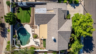 Building Photo - 2041 E Marquette Dr