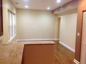 Foto del edificio - Hurry—don’t miss this spacious first-floor 2-bedroom, 2-bath condo with in-unit laundry in Rogers...