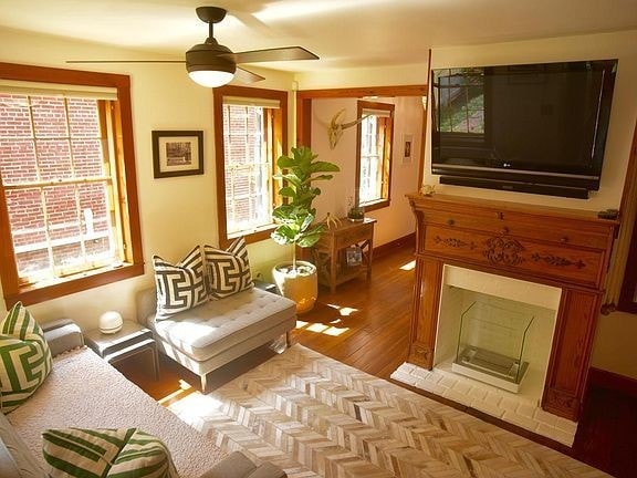Building Photo - Beautiful Home
