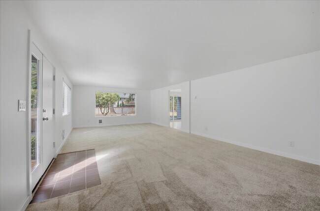 Foto del edificio - 14007 Greenwood Ave N