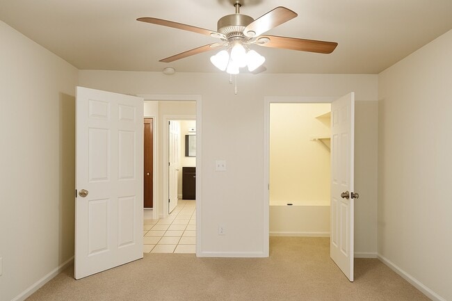 Dormitorio - 950 E Rue de la Banque St