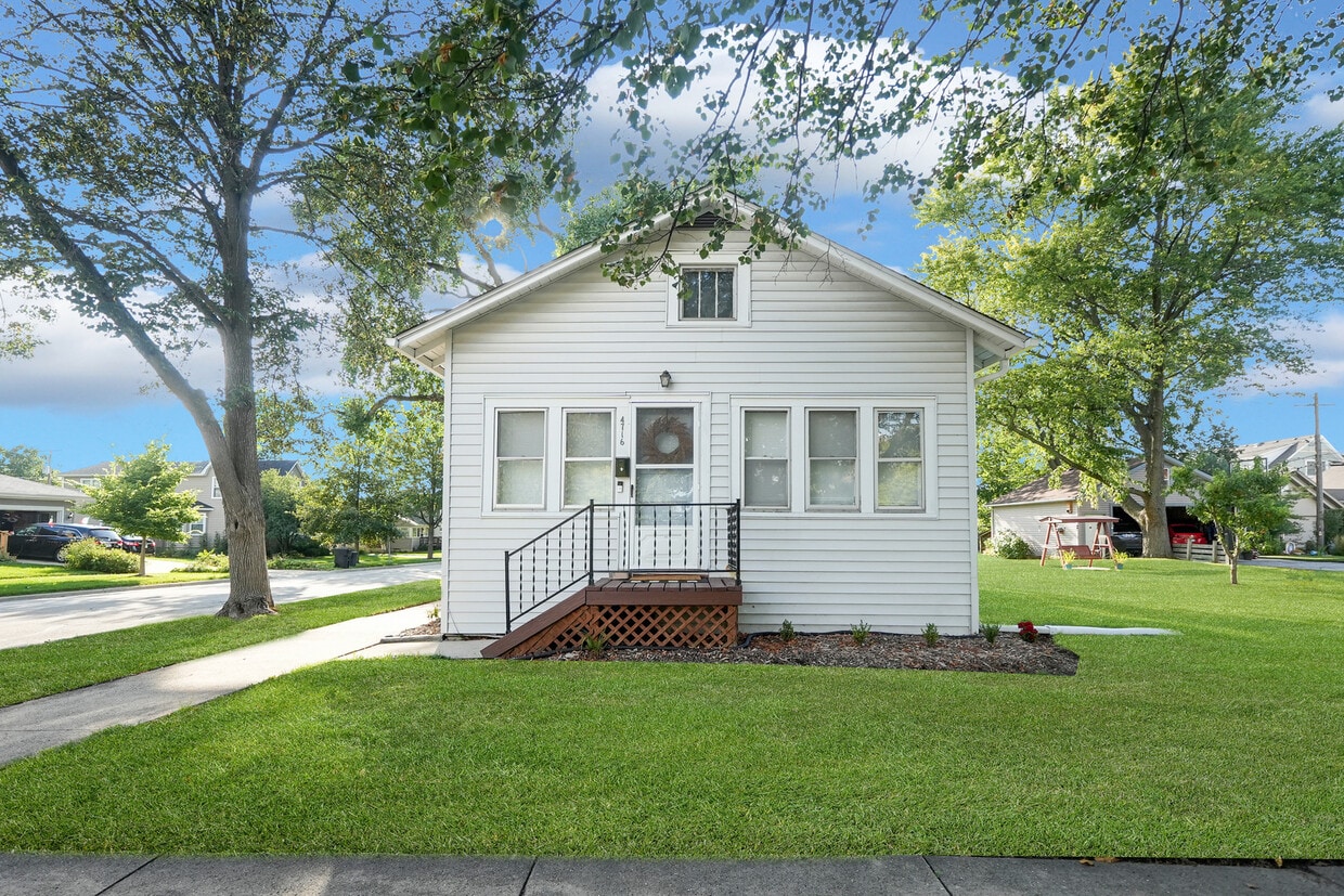 Primary Photo - 4716 Douglas Rd