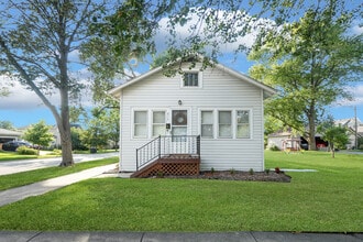 Building Photo - 4716 Douglas Rd