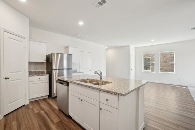 Building Photo - 16125 Viburnum Dr