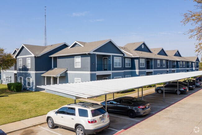 Covered Parking - Villas of Remond