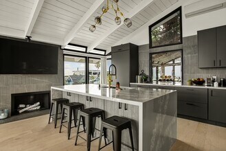 Building Photo - 2568 Bonita Way
