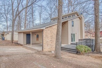 Building Photo - 1504 Metzler Ln