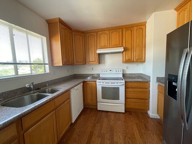 Foto del edificio - 3 Bedroom unit available in Hayward!