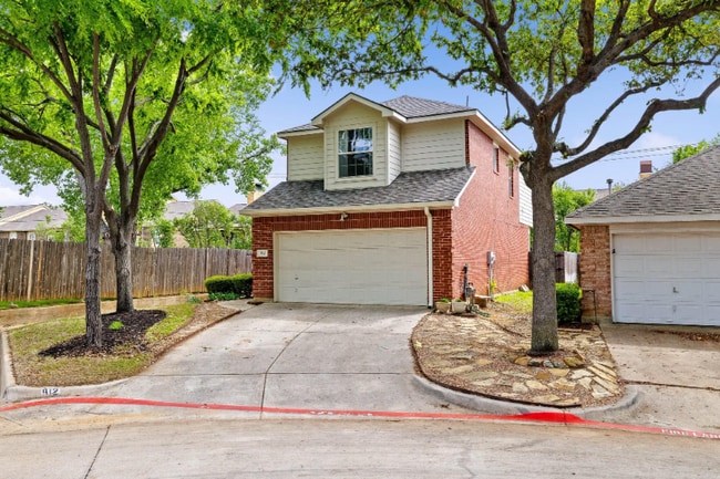 Building Photo - 912 Palomino Dr