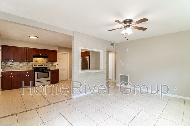 Foto del edificio - 7127 32nd Ave N