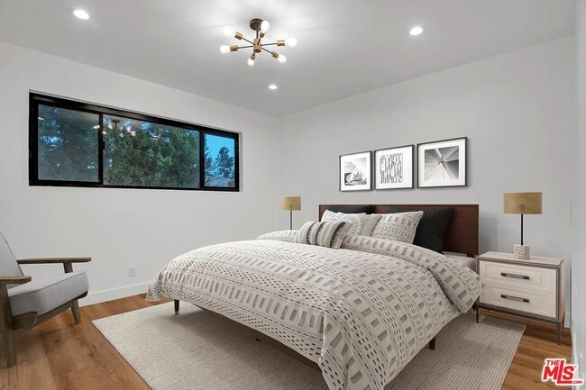 Foto del edificio - 950 Havenhurst Dr