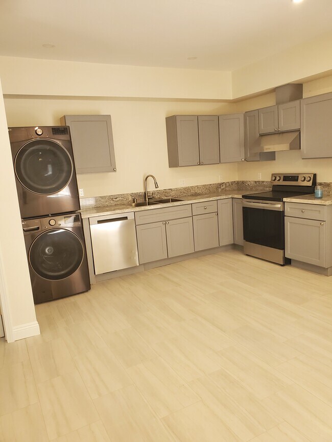 Foto del edificio - 7138 Sale Ave