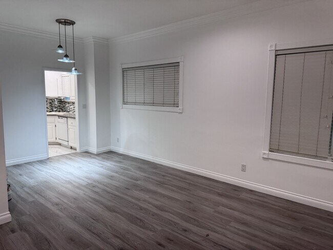 Building Photo - 245 N Almont Dr