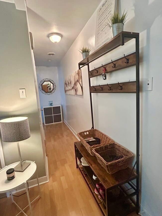 Building Photo - 8565 Rue De Forbin-Janson