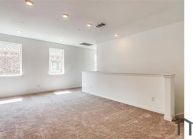 Building Photo - 7557 Regal Ln