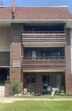 Building Photo - 1590 Alta Dr