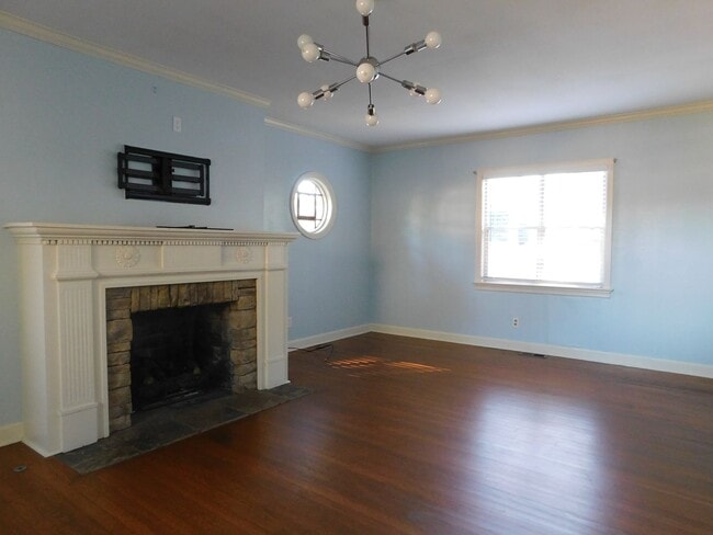Building Photo - 2 Bedroom Duplex in Central Fort Smith