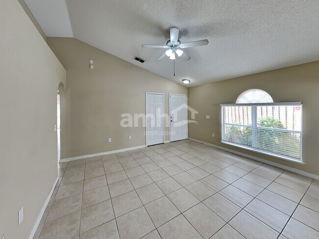 Building Photo - 11417 Ivy Flower Loop