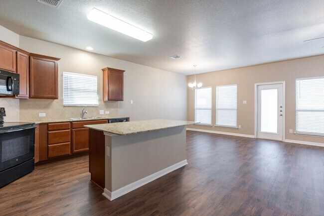 Building Photo - 4-Bedroom, 3-Bath Home in Belton ISD – Ove...