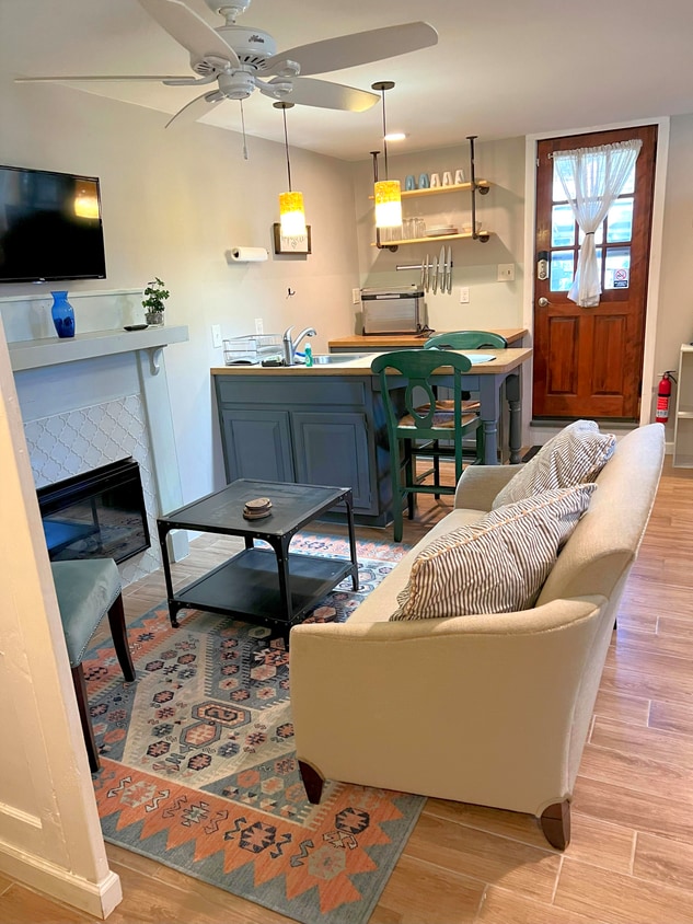Foto principal - 3277 N Whitney Ave