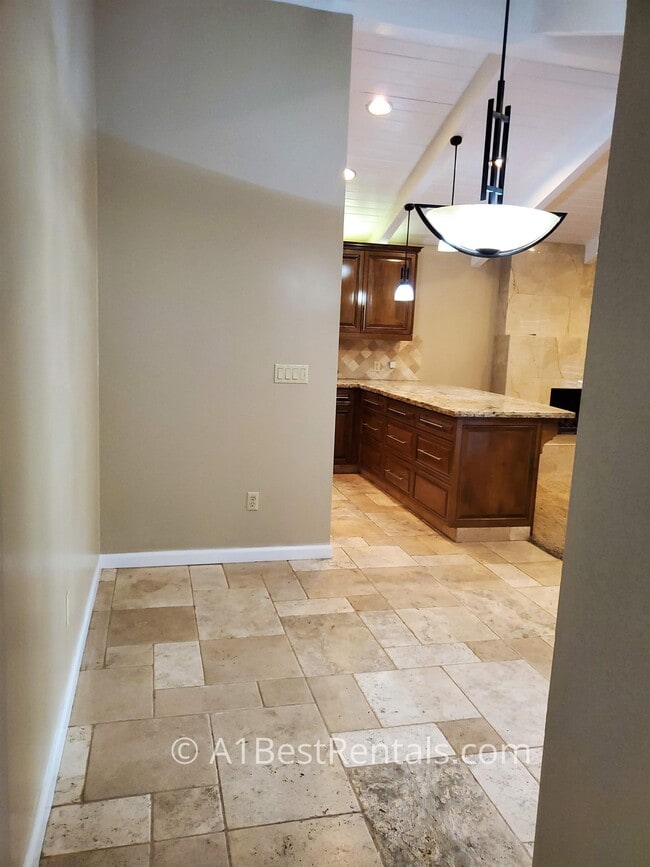 Building Photo - 3905 Marigold Ln