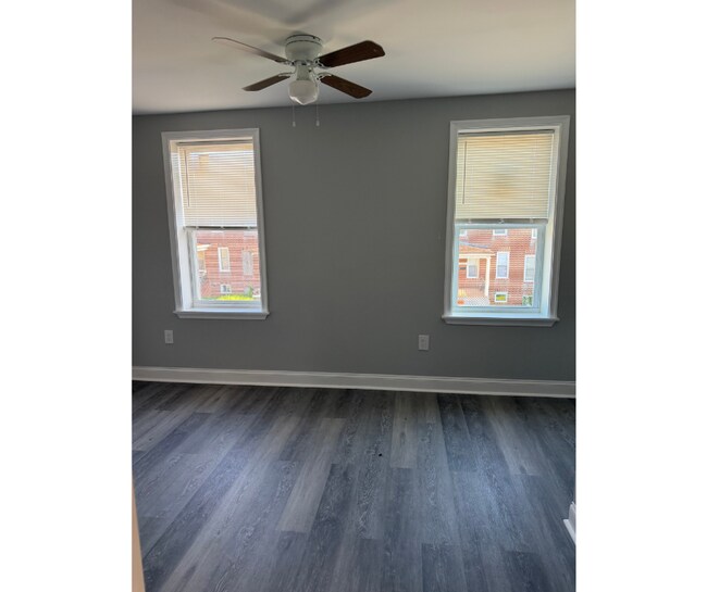Foto del edificio - 3317 Ravenwood Ave