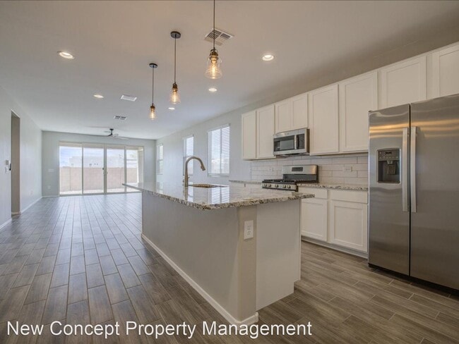 Building Photo - 5 br, 3 bath House - 13255 E Cliff Heights...