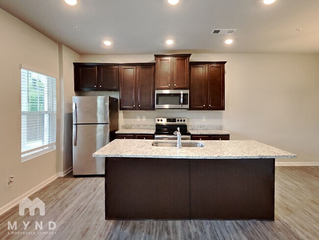 Building Photo - 2108 Irvin Ct