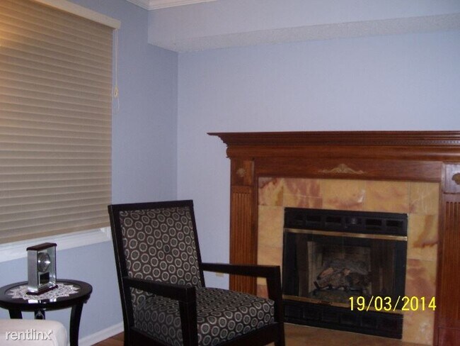 Building Photo - 86 Cosey Beach Ave