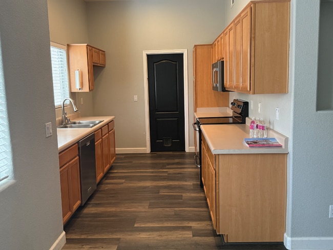 Building Photo - 8105 W Beck Ln