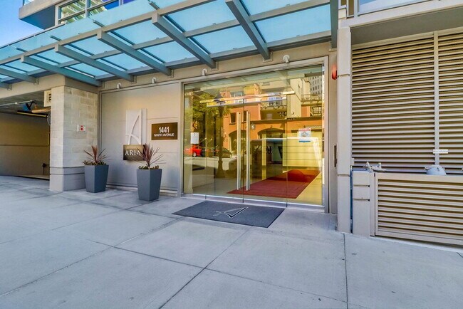 Foto del edificio - Skyline Views & Sophisticated Corner Living at Aria in Cortez Hill