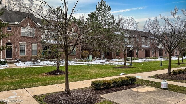 Building Photo - 41101 Maplewood Drive
