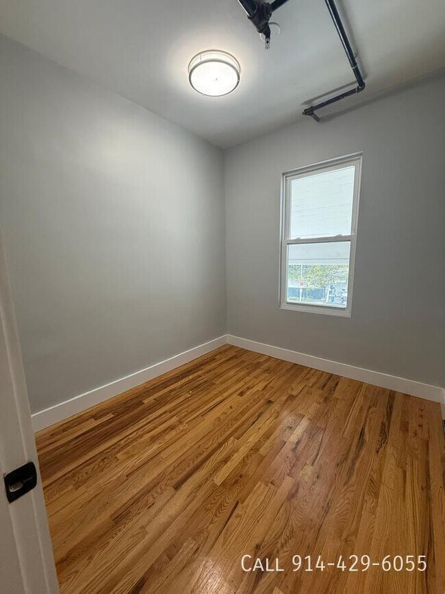 Building Photo - 103 Yonkers Ave