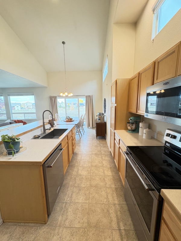 Foto del edificio - 2426 Summerpark Ln