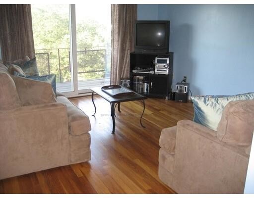 Foto principal - 800 Hyde Park Ave
