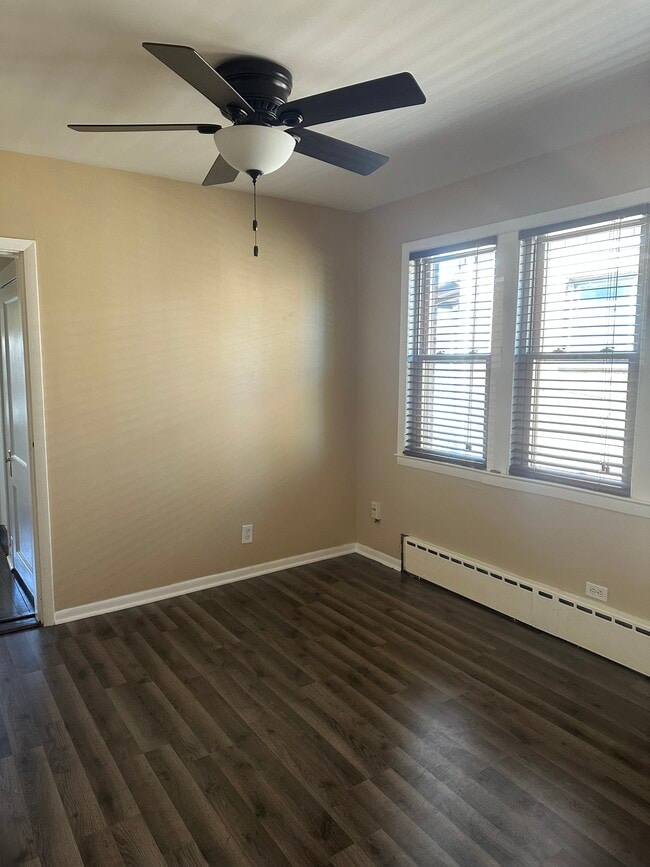 Building Photo - 3812 Lombard Ave