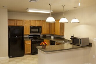 Building Photo - 5635 W César E Chávez Blvd